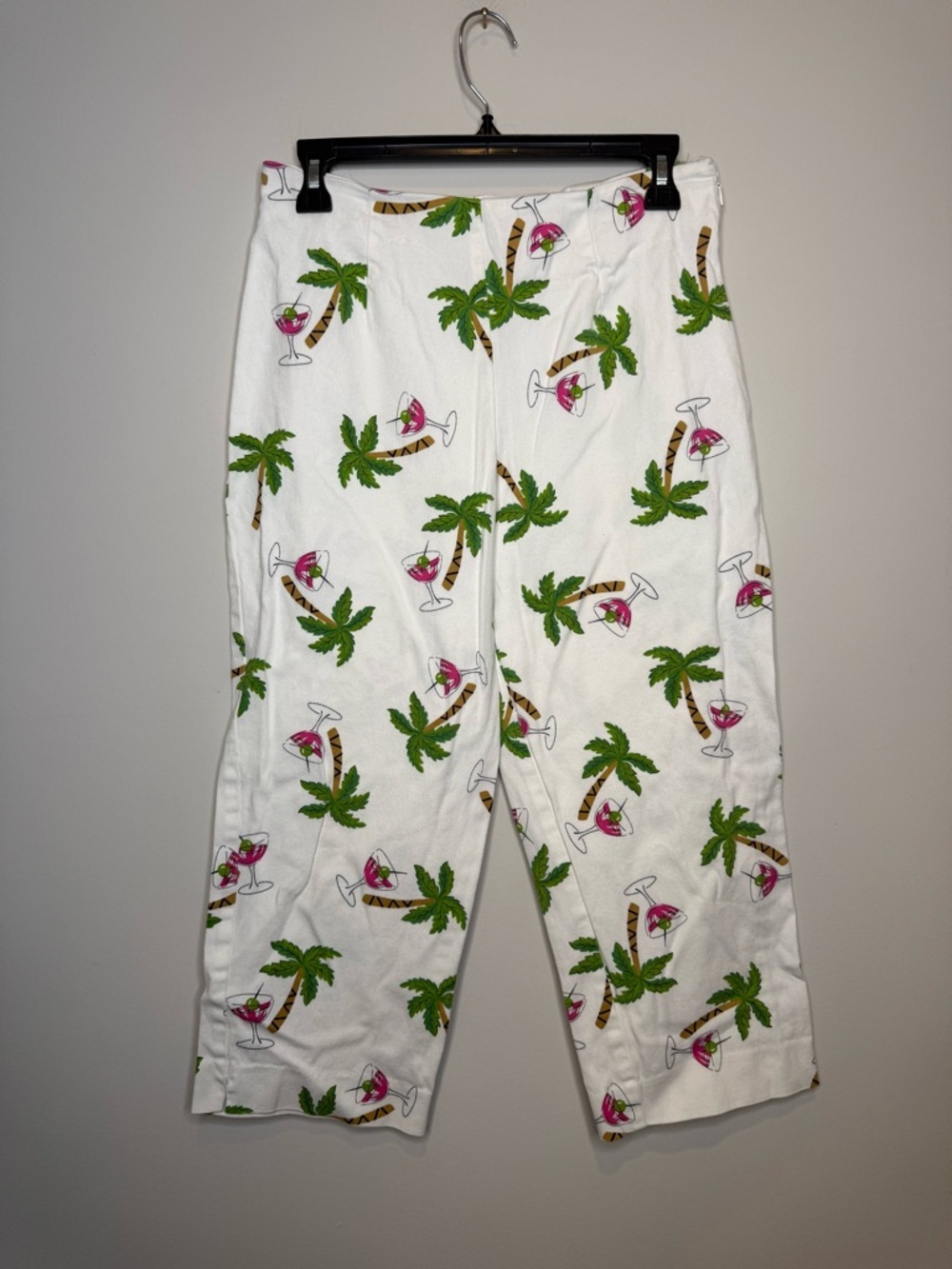 Briggs New York Tropical Palm Tree Martini Print White Capri Pants